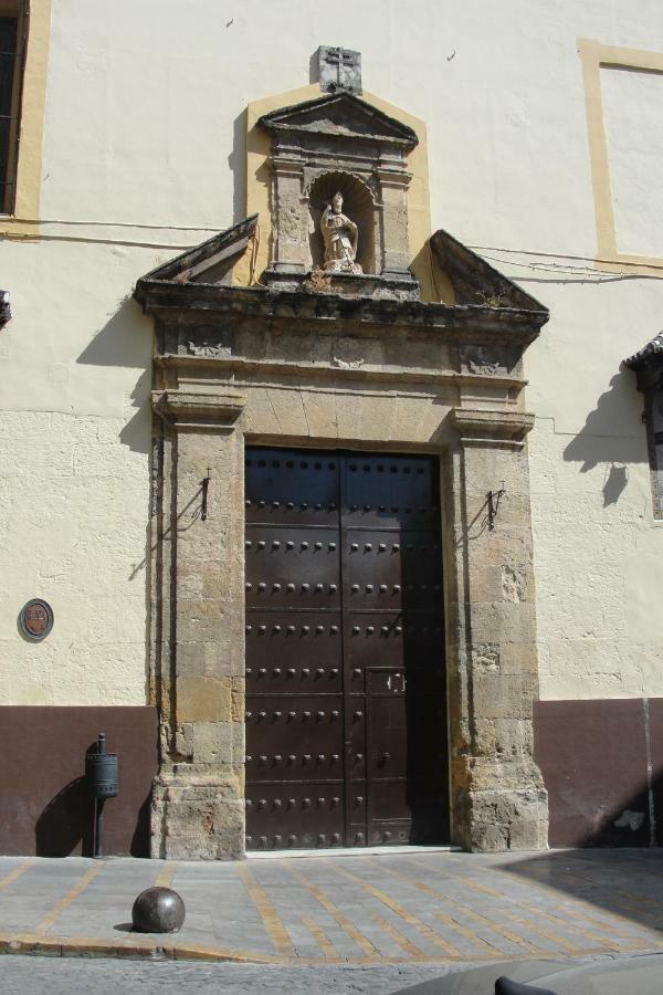 Las Columnas De Adriano. Calle Mármoles, 5 Sevilha Exterior foto